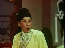 Download Video: 《百鸟朝凰》1961年-精选。无所不能撰曲家让任姐精彩表演漏口粤曲。任剑辉 ，吴君丽 ，靓次伯 ，半日安 ，任冰儿 陈宝珠