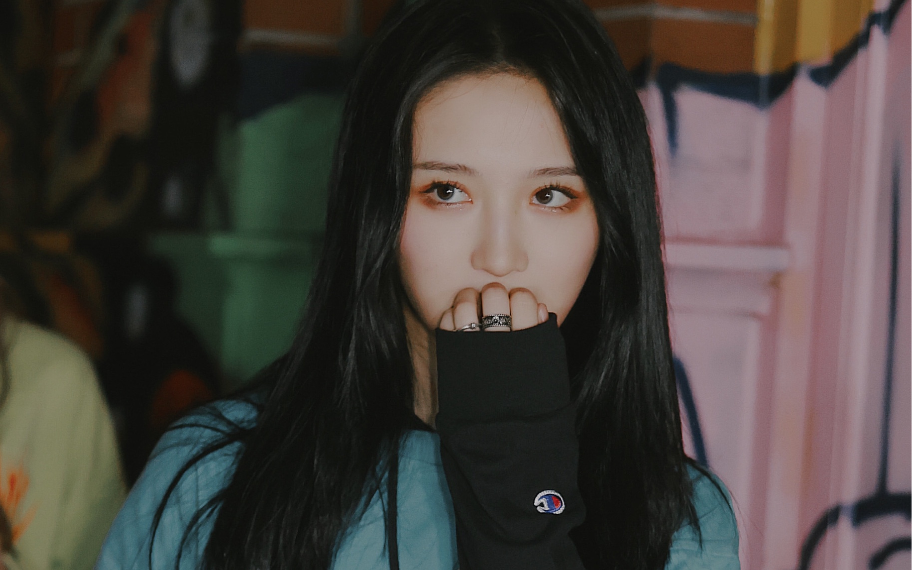 费沁源今天是个小皮孩儿了掉蛋糕这事儿希望你不会被打