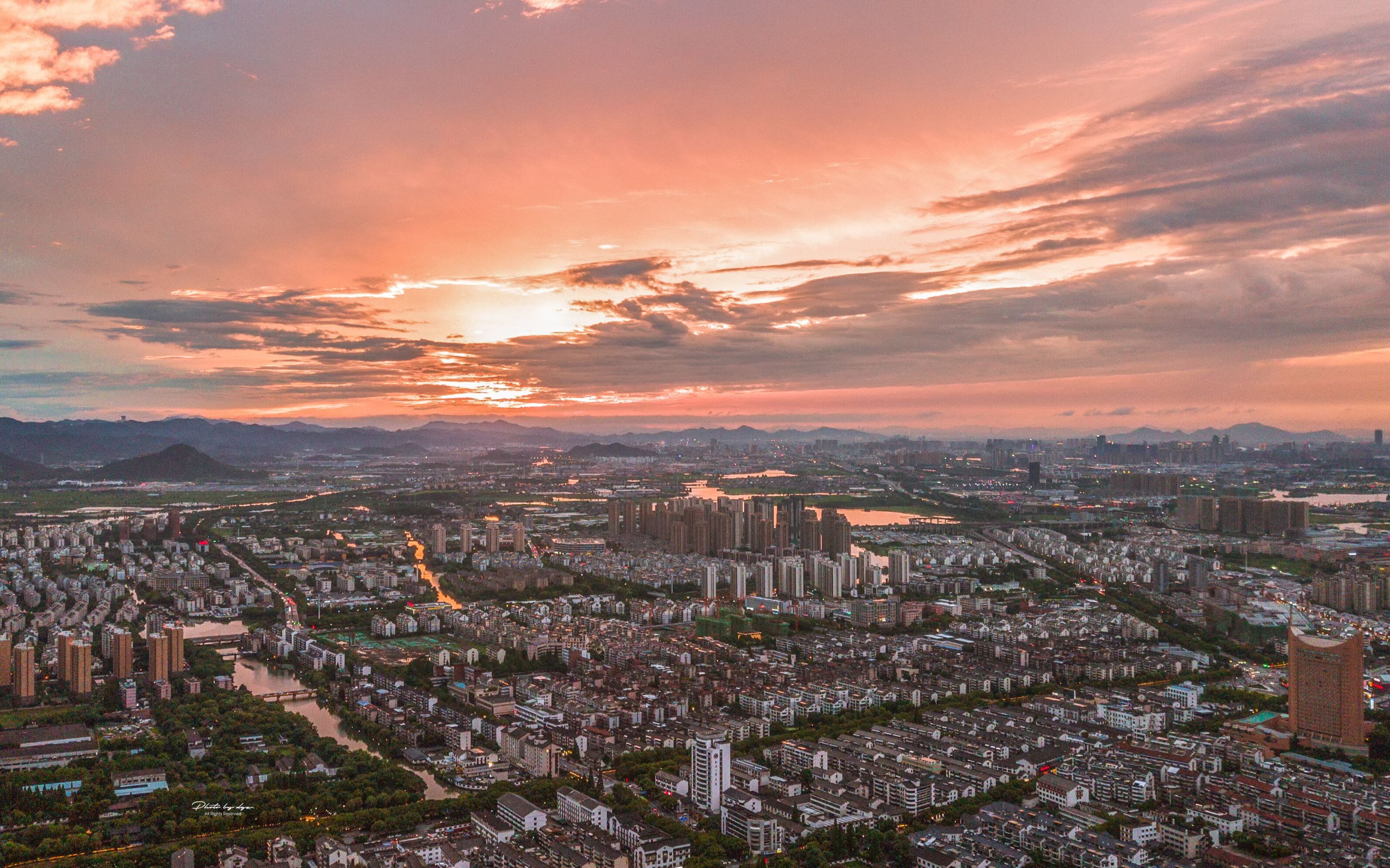 【航拍绍兴】-穿越白墙黑瓦_哔哩哔哩 (゜-゜)つロ 干杯~-bilibili