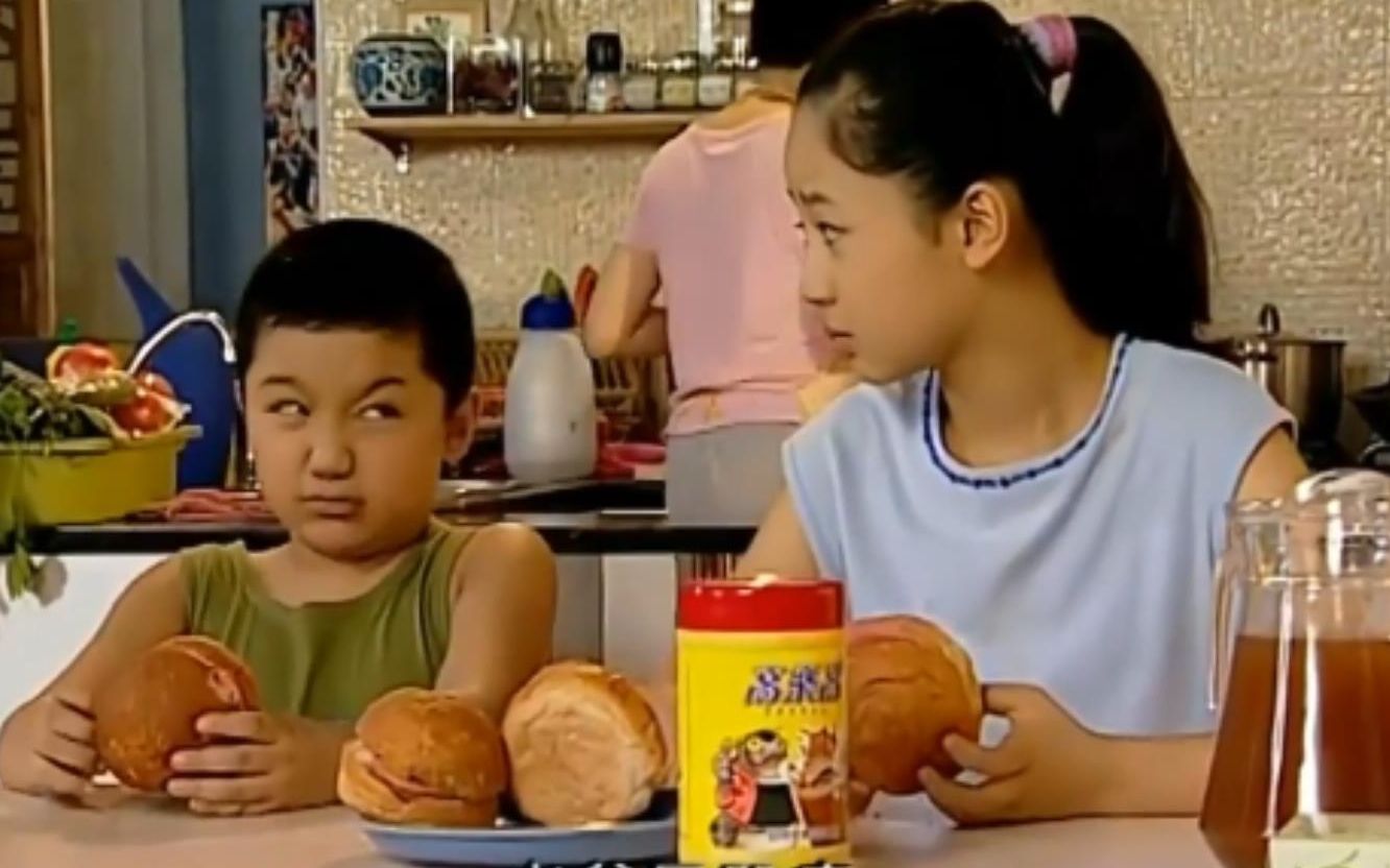 家有儿女火腿西红柿片三明治一定很好吃由高乐高冠名的夏家早餐饮料煎