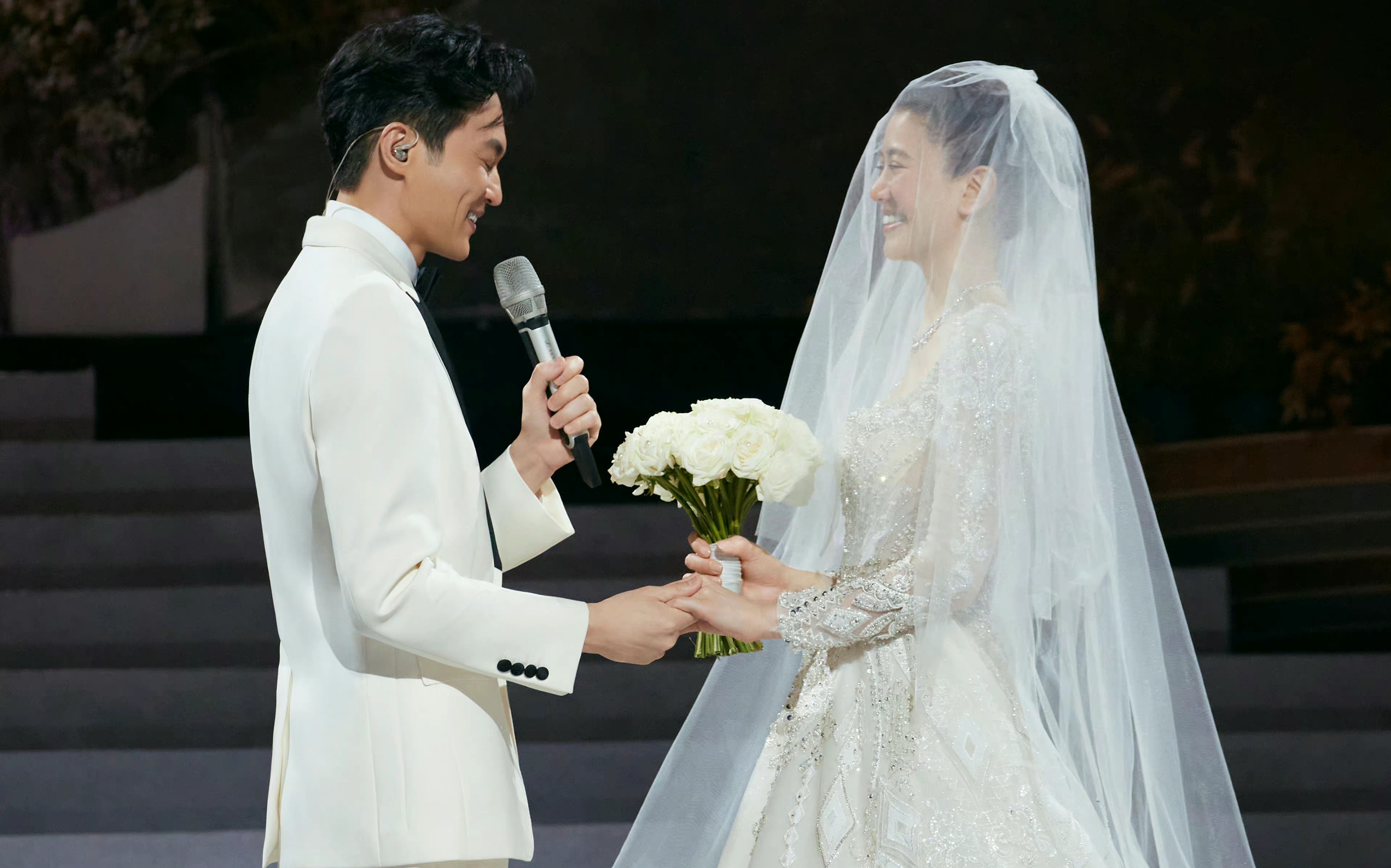 张智霖袁咏仪披荆斩棘现场婚礼