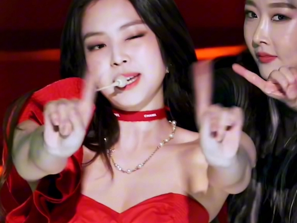 "jennie的solo出道曲就是伟大的solo!