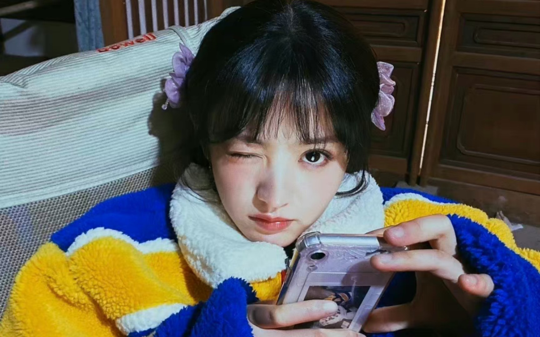 【田曦薇】眼睛大的烦恼就是人群中难以被忽略,上学的时候应该经常被