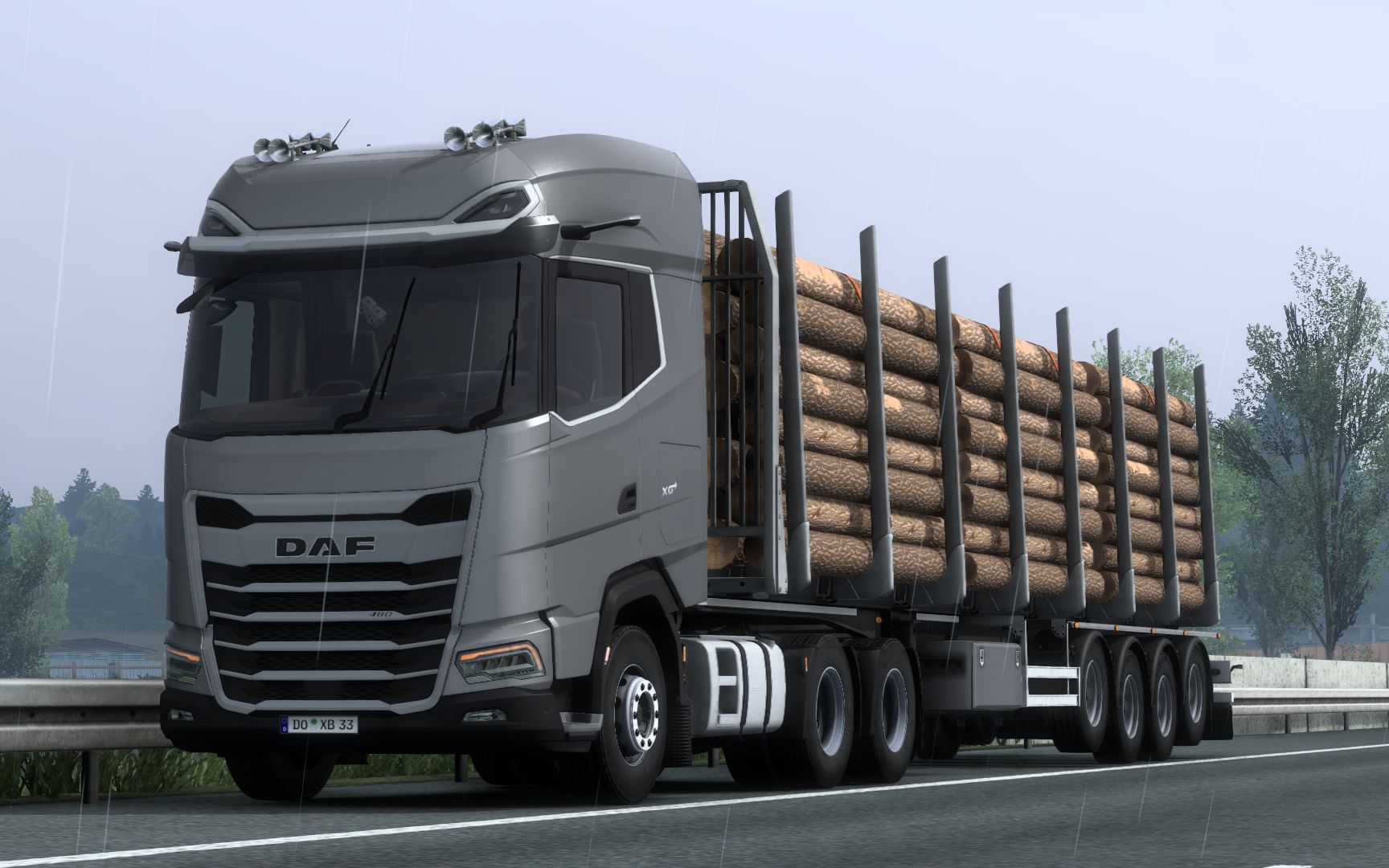 欧洲卡车模拟2 雨天驾驶daf达夫 xg 新车 运输80吨原木 欧卡2 euro