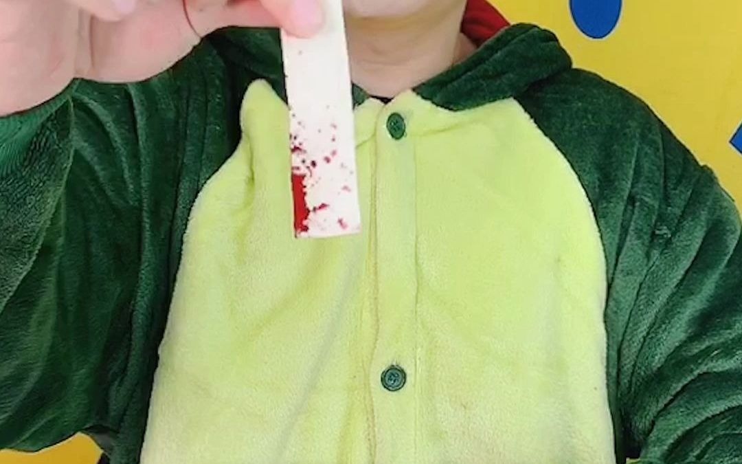 整蛊神器 吐血口香糖