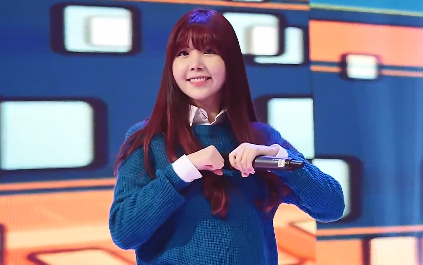 60帧负伤营业的大聪明raina141105横屏饭拍