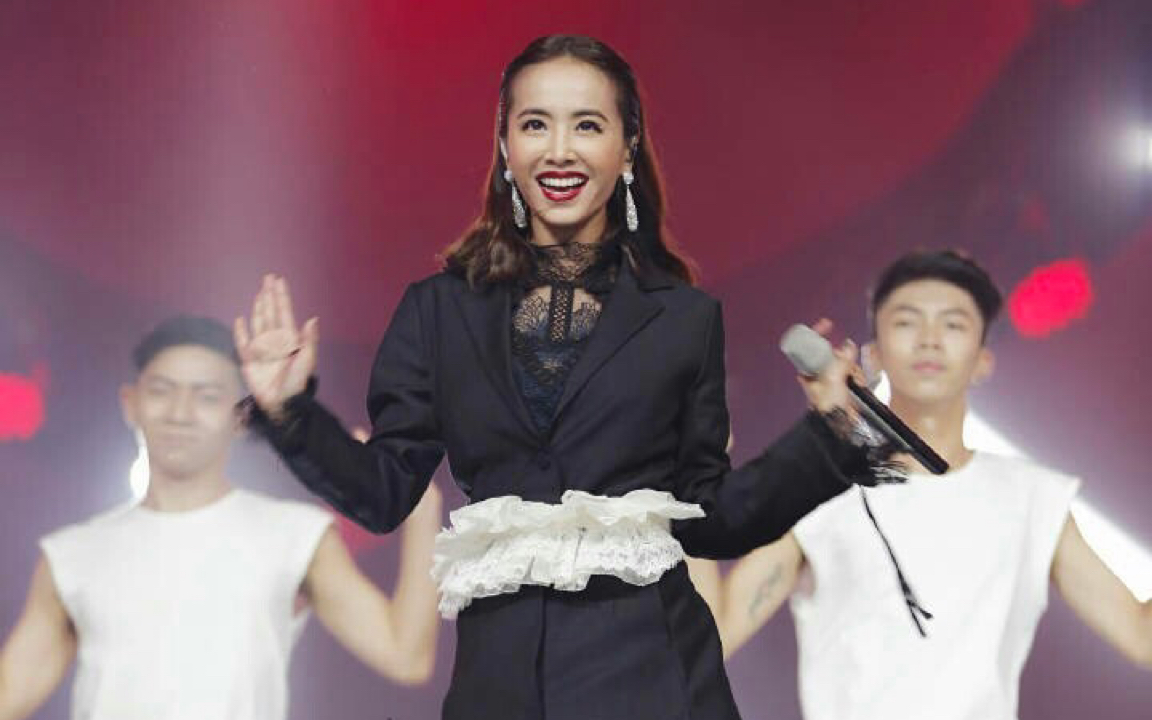 [图]蔡依林 Jolin Tsai 第11屆金鷹互聯盛典【大艺术家+舞孃+Play我呸】