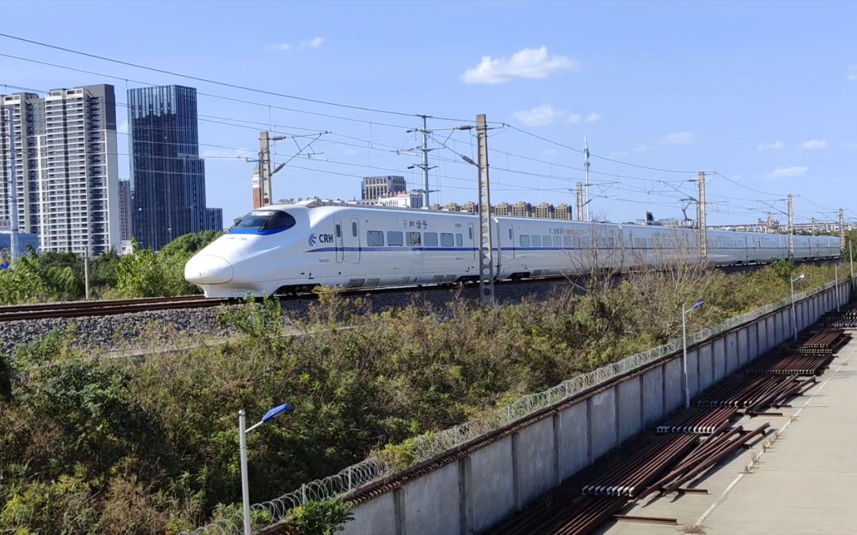 10.17摄 d5591次 crh2a -2202(张家港行广告)