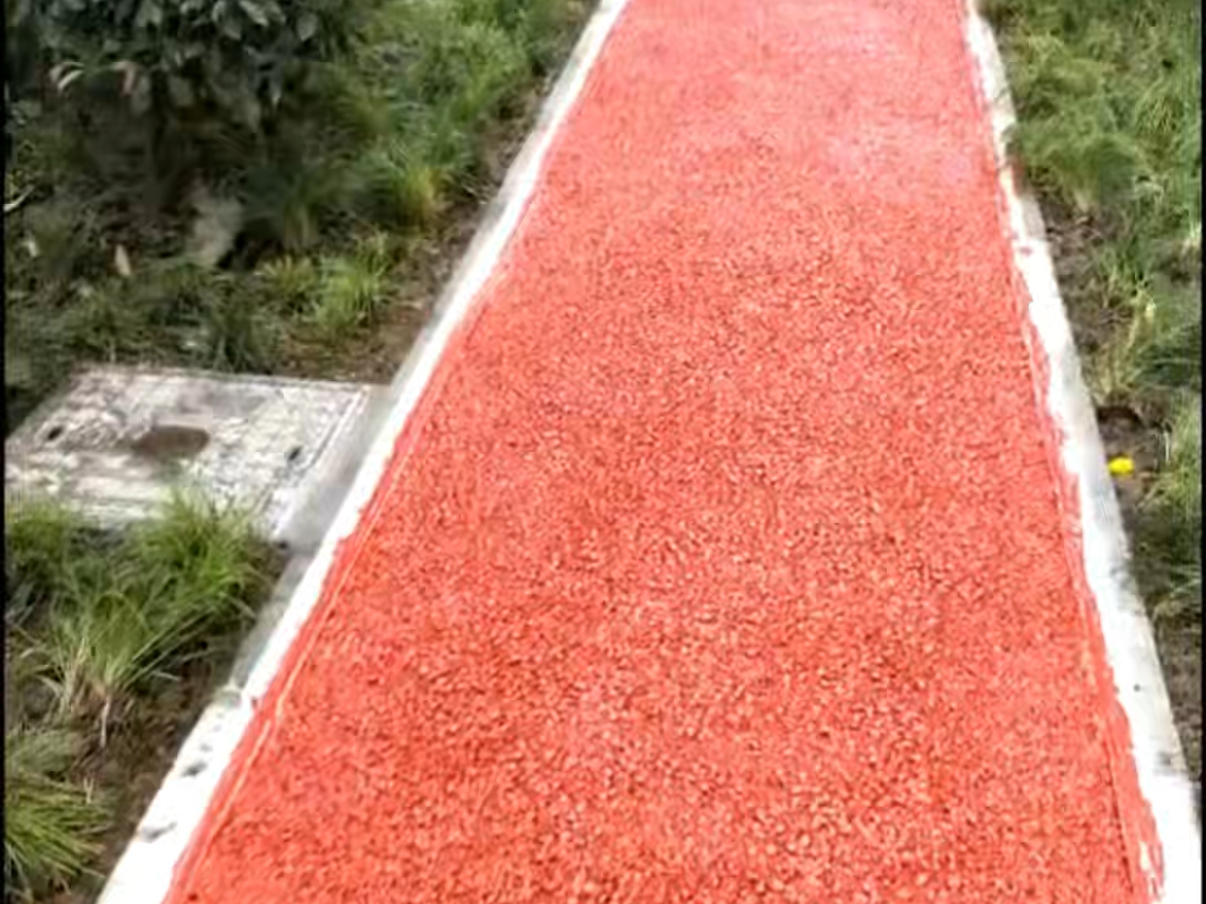 小区黑色沥青改色施工红色沥青路面喷涂