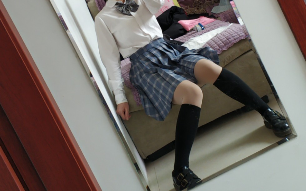 燕子家jk制服灰紫格格裙转圈圈试穿