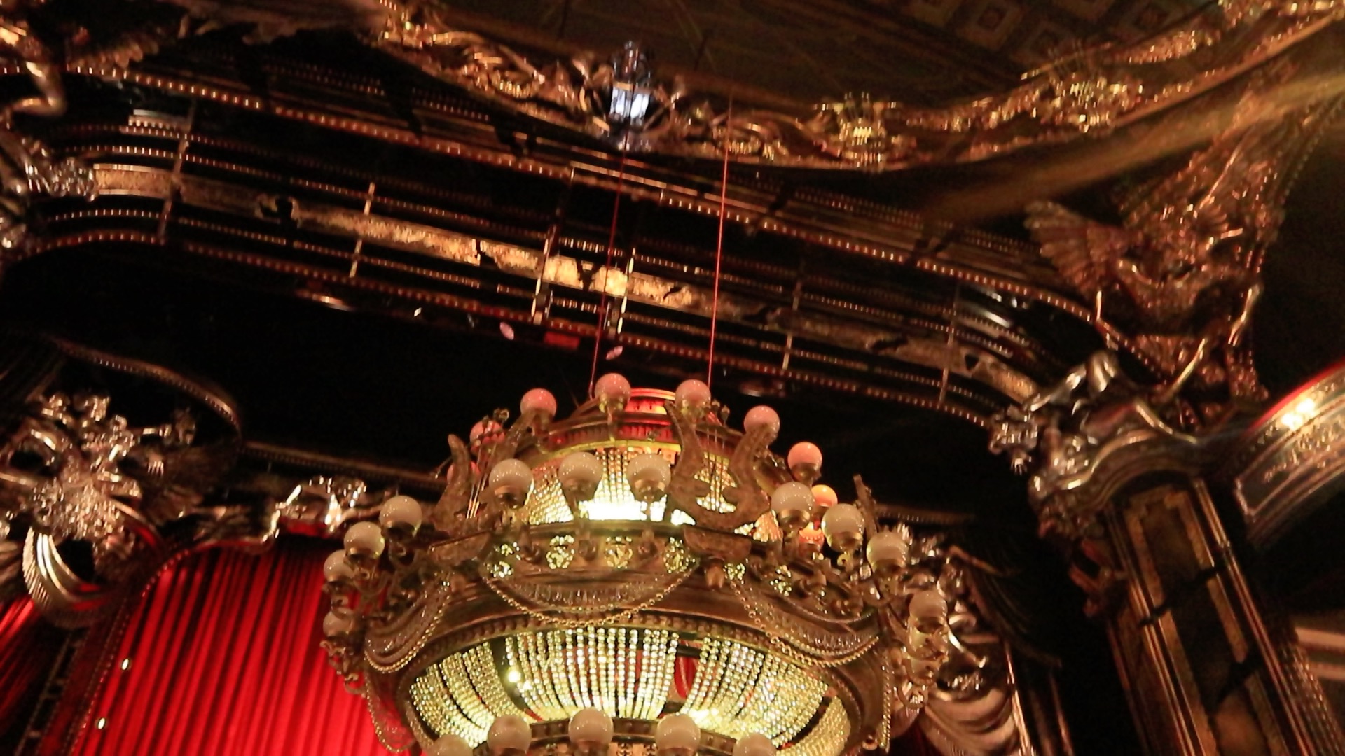 【歌剧魅影】伦敦西区歌剧魅影的大吊灯中场升起过程