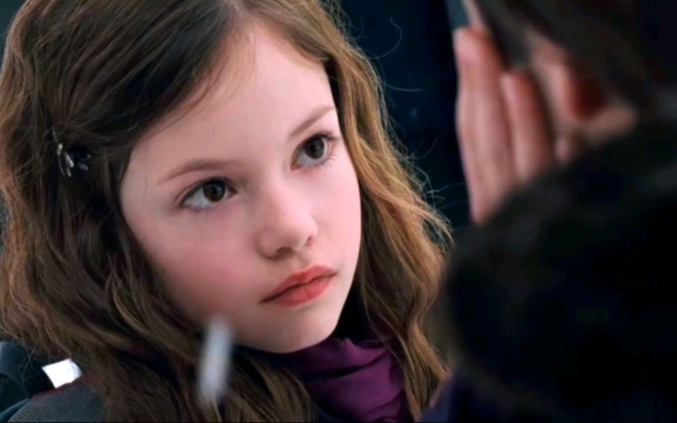 Renesmee(蕾妮斯梅)与阿罗(Aro)奇怪的认识方式哔哩哔哩bilibili