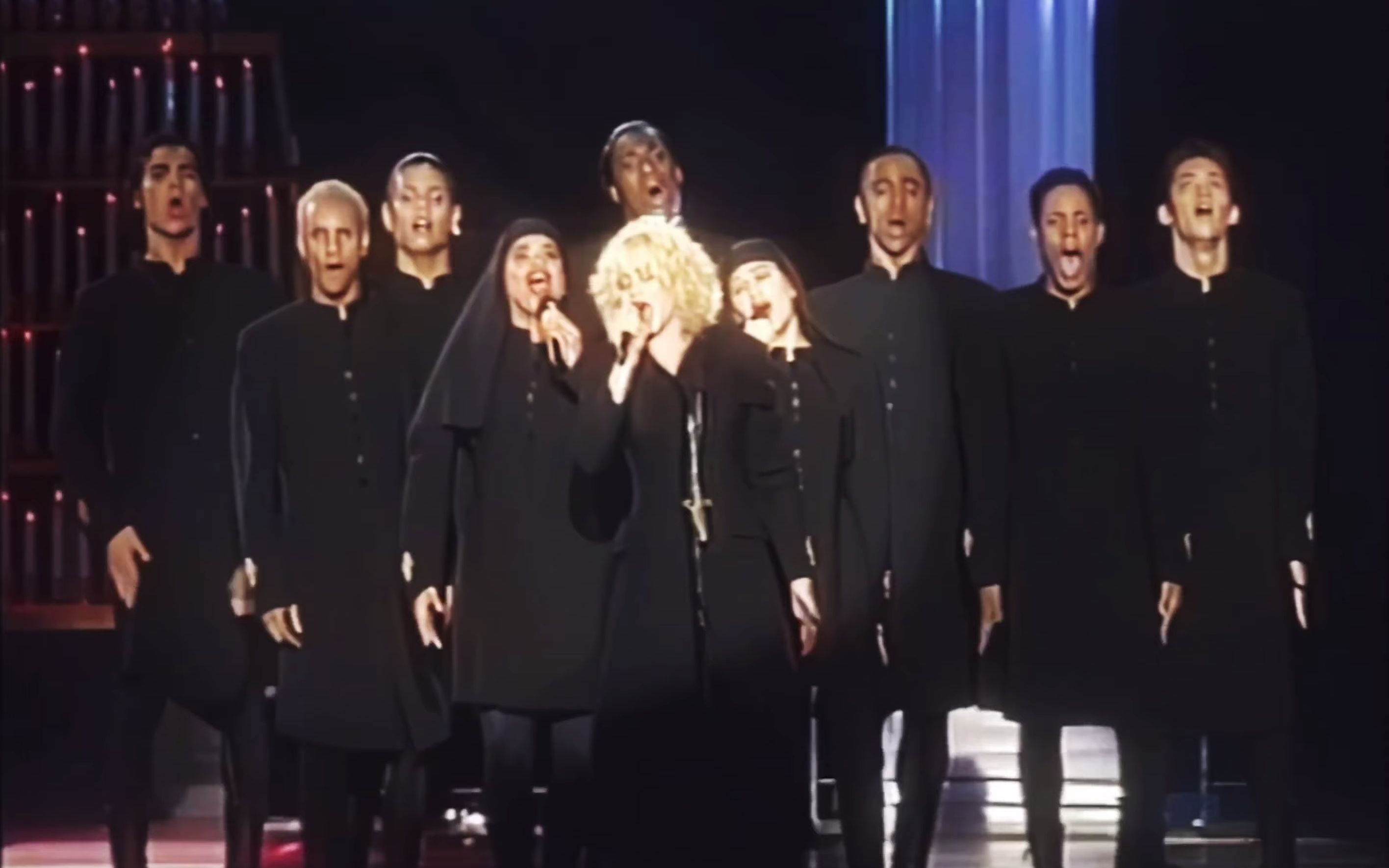 [图]【宛如祈祷】Madonna - Like a Prayer (Live 1990.08.01 Blond Ambition Tour Barcelona)