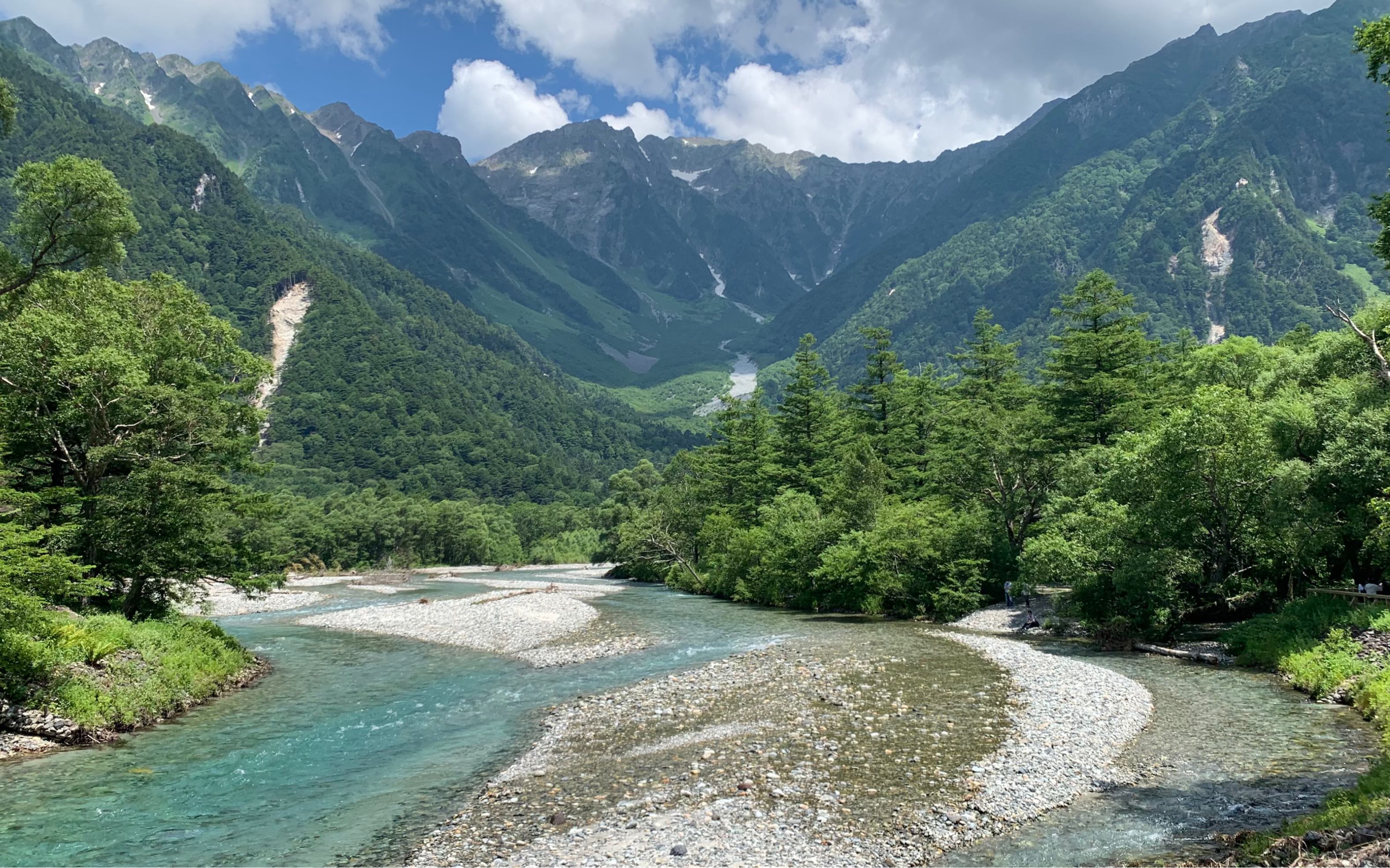 日本长野县上高地游步道沿途风景
