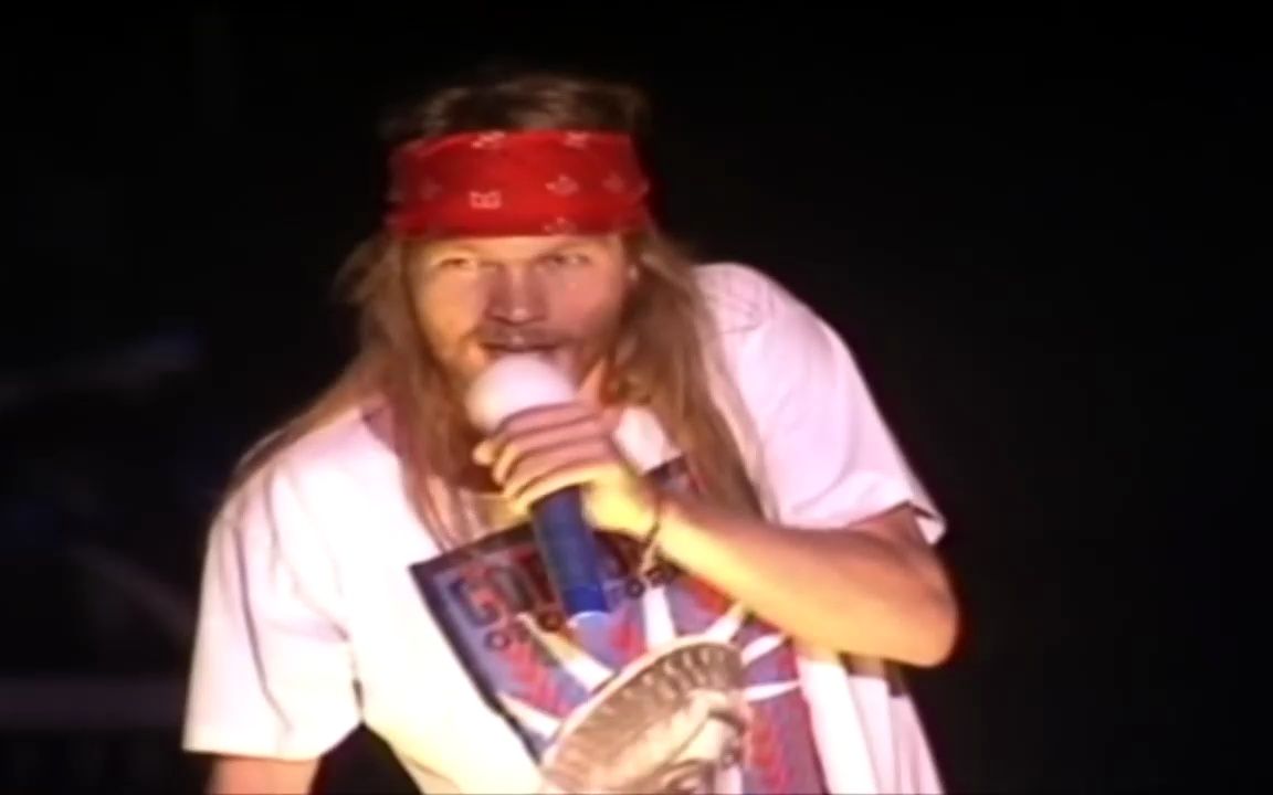 [图]Guns n' roses - Live and let die ( live at RFK 1992)