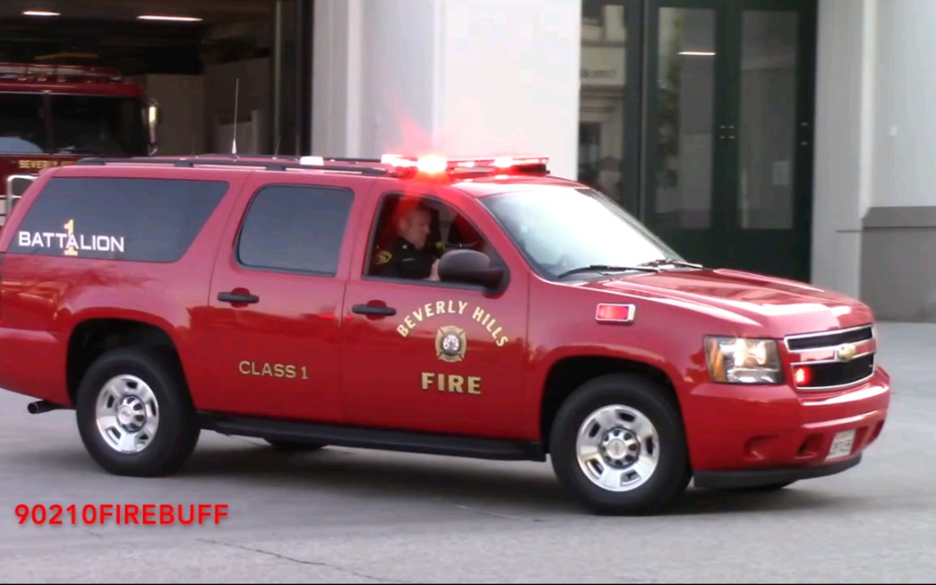 美国消防车出警r14图片