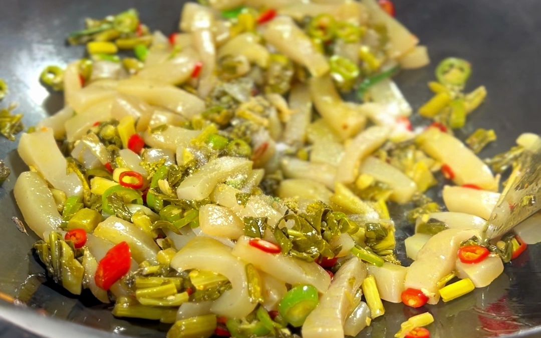 汉中美食浆水菜花样吃法浆水菜炒魔芋