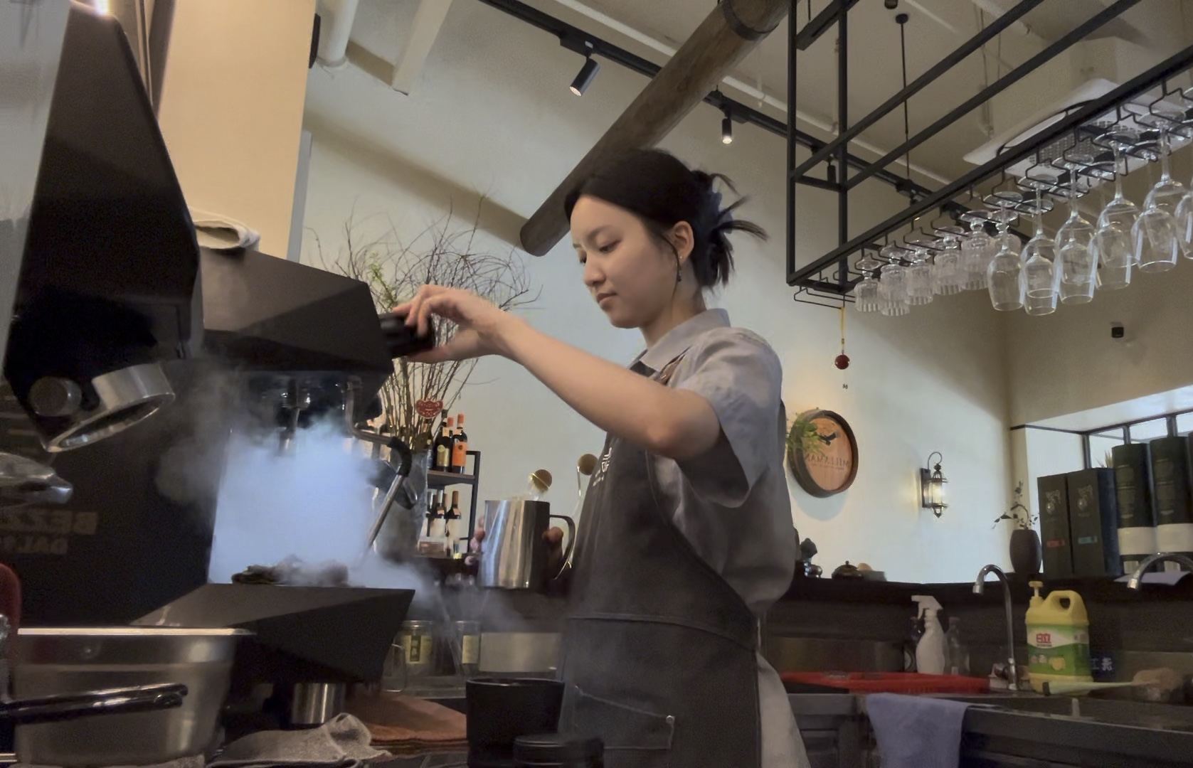 饭店打工照片清晰图片