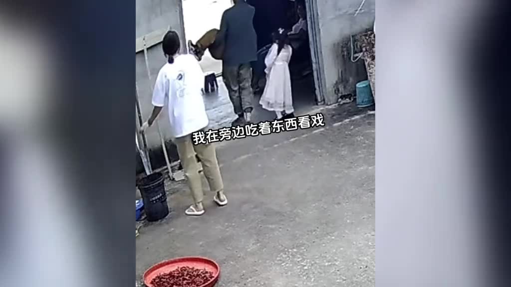 [图]或许这就是生二胎的意义吧，弟弟长大以后就成为了哥哥，把从爸妈那里分到的爱还给了姐姐#二胎#姐弟俩 #内容过于真实#亲情陪伴 #弟弟宠姐姐系列