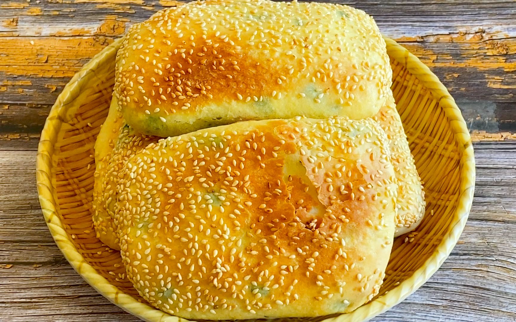 硬早点东北香酥芝麻火烧简单一做香酥美味葱香浓郁三丰美食