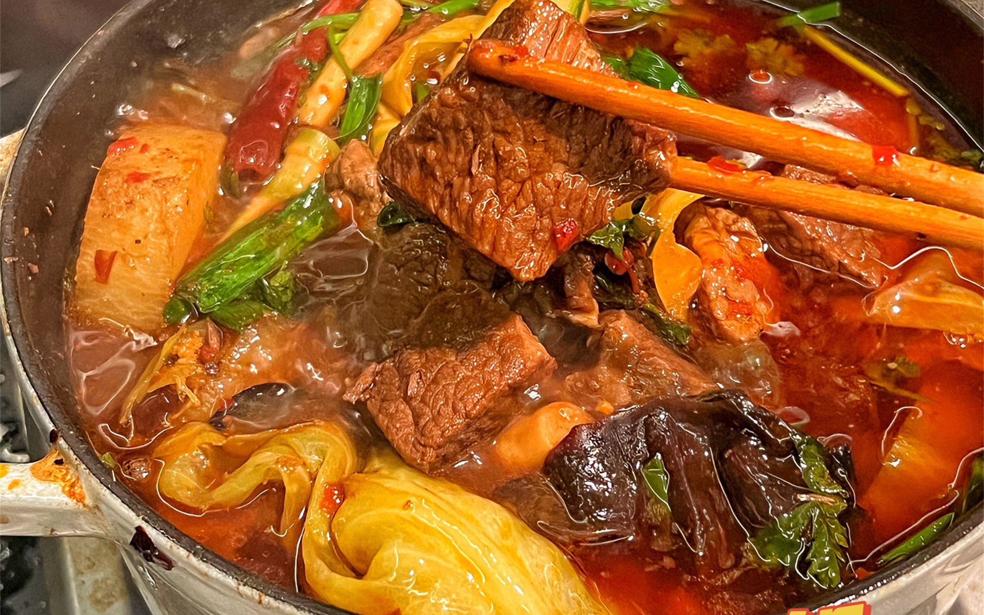 97绝杀了～9215大口吃肉的重庆耙牛肉火锅92