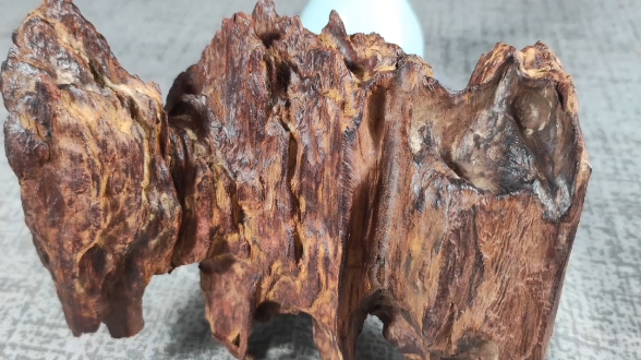 海南木本降真香摆件,重重似画,曲曲如屏