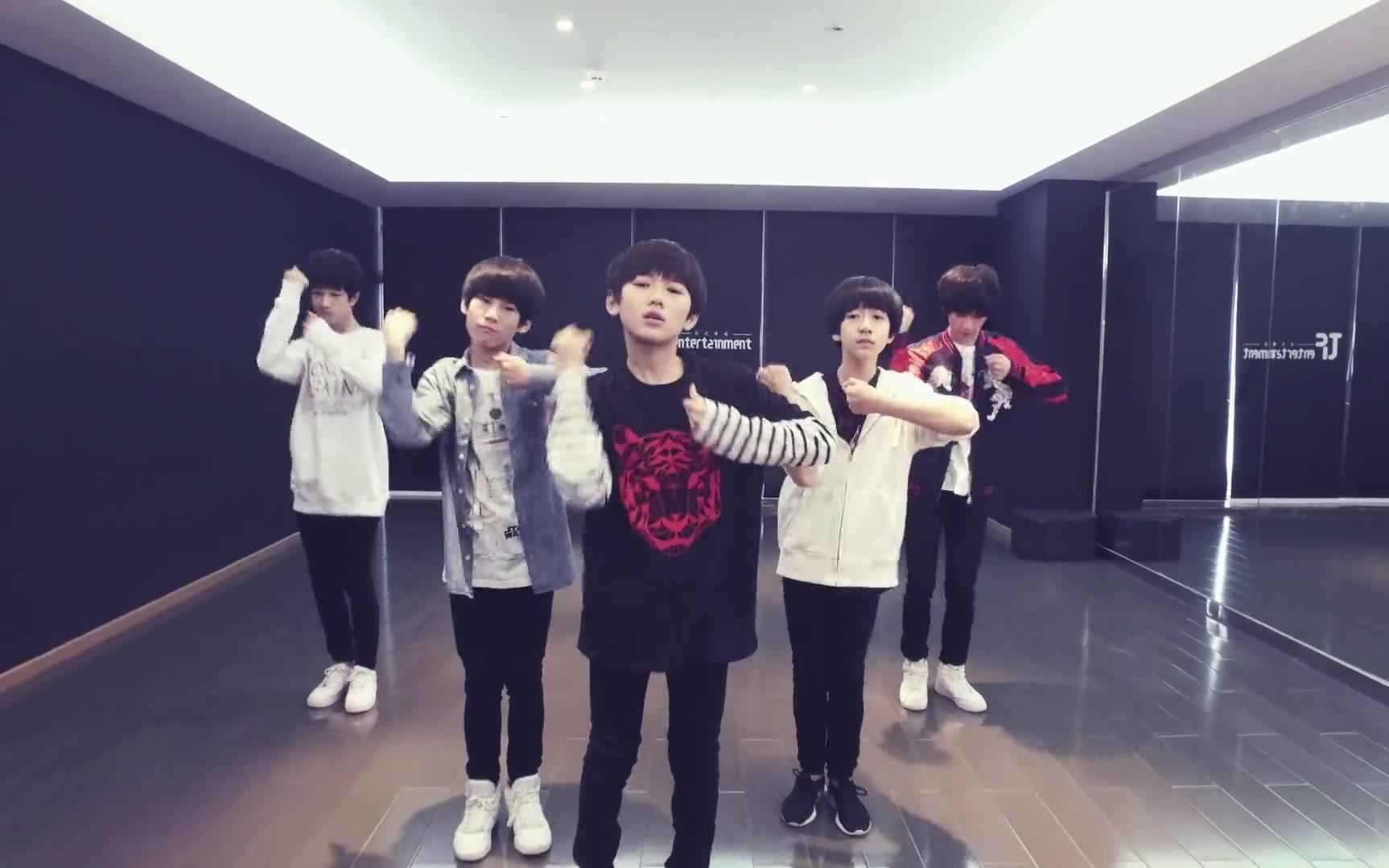 [tf家族]咆哮(翻唱)丁程鑫&敖子逸&张真源&宋亚轩&贺峻霖