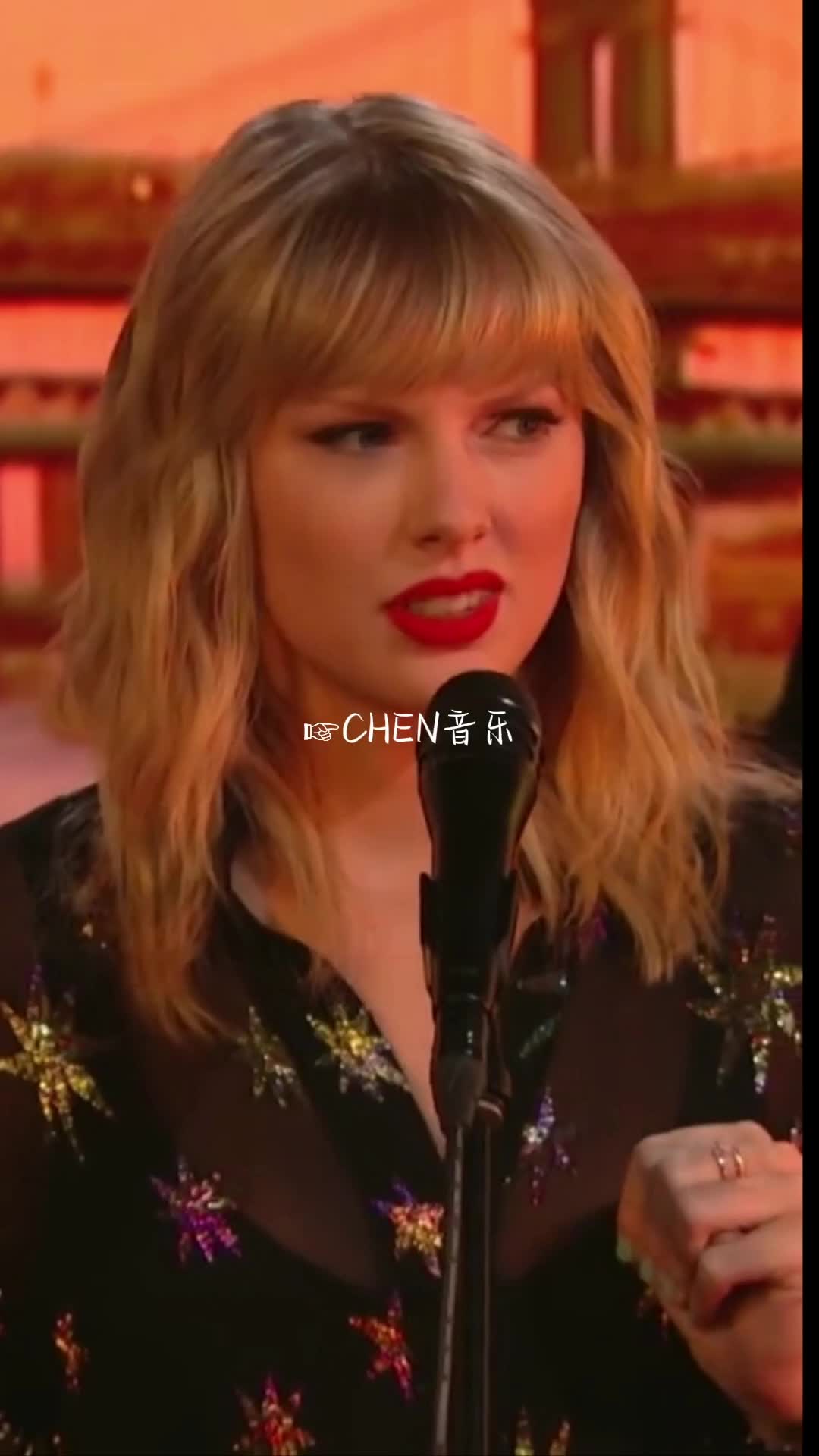 霉粉们《you need to calm down 》taylor swift室内