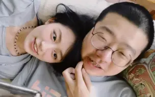 Tải video: 超甜！李诞和女朋友黑尾酱的私密日常