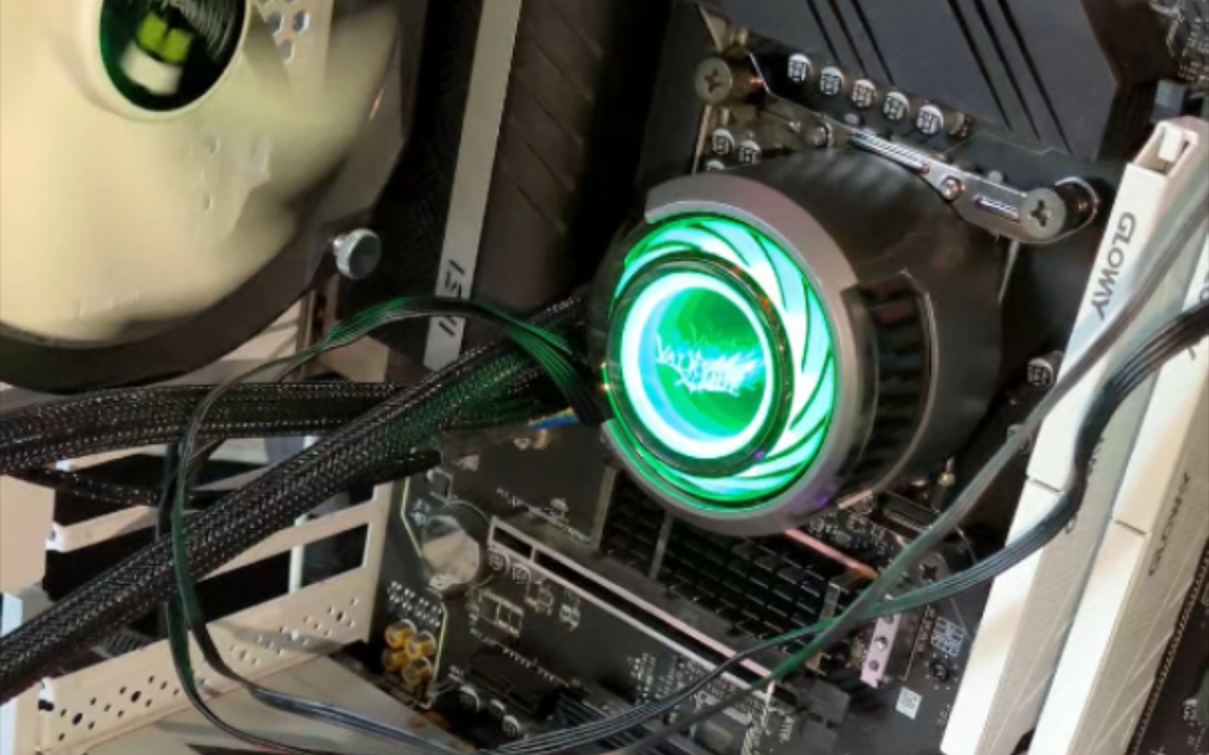 给vk瓦尔基里c360加水冷液