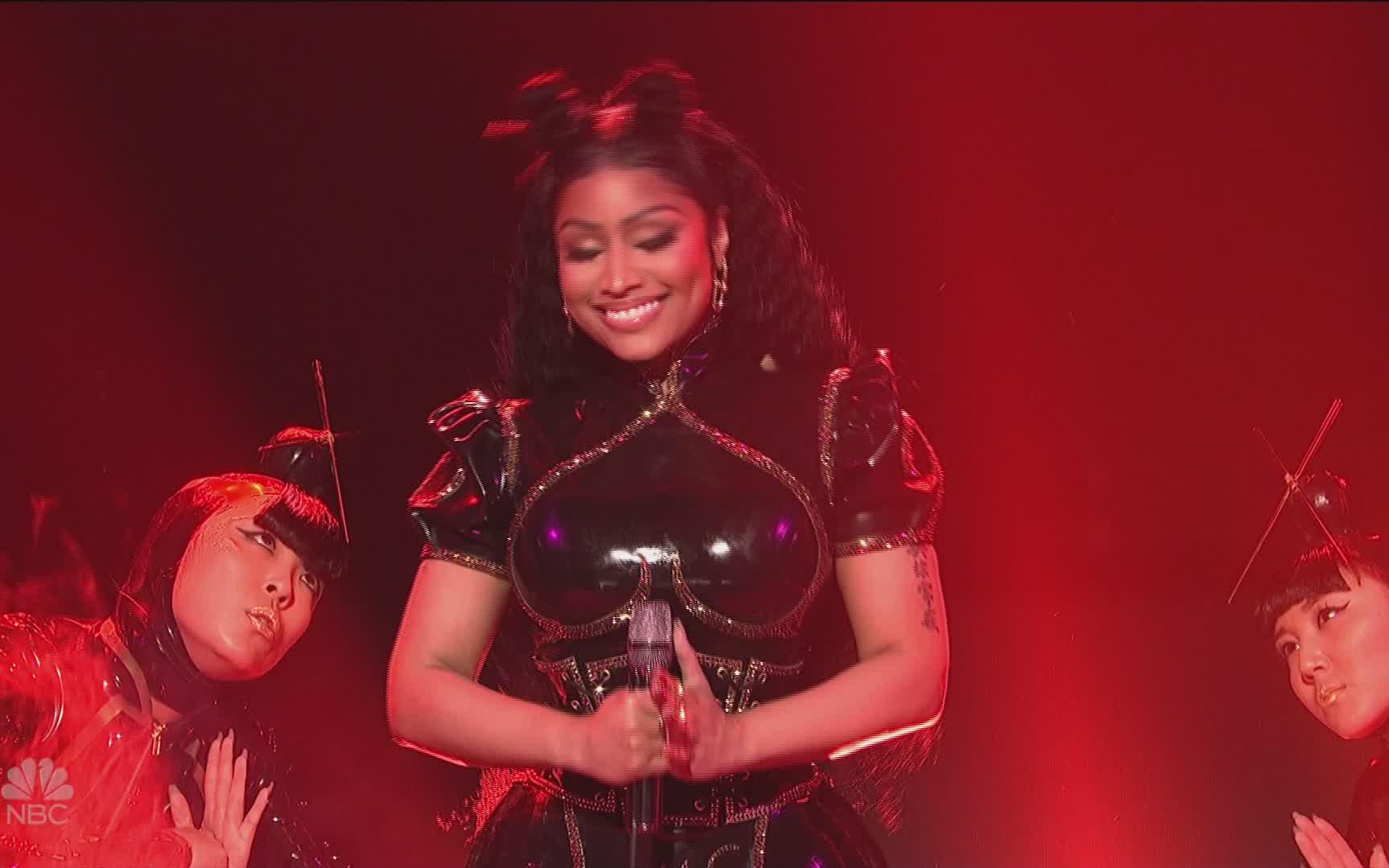 nicki minaj chun-li 现场版