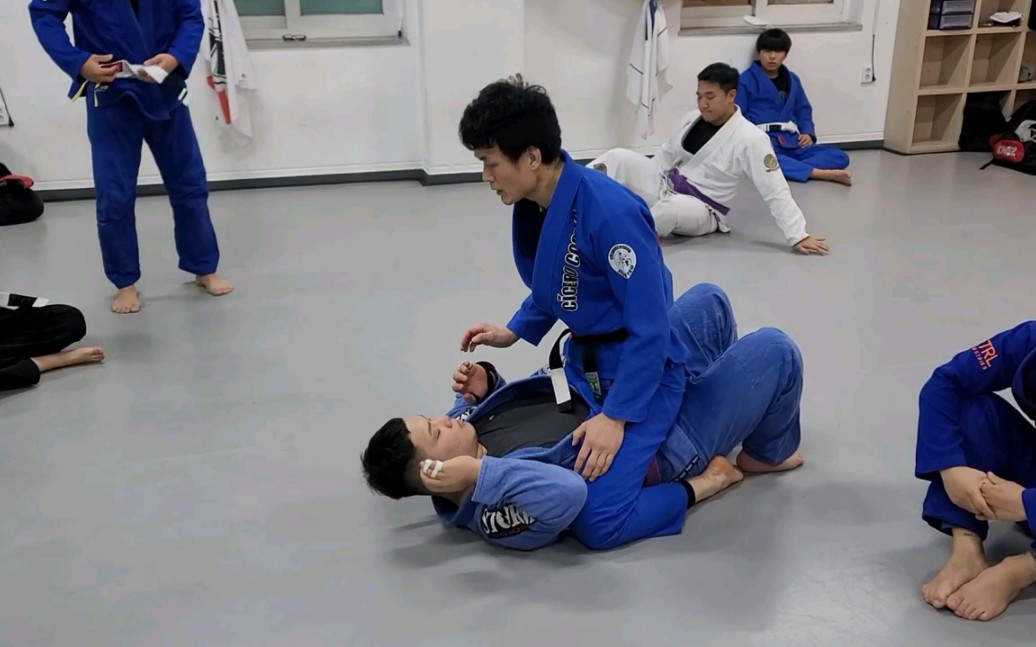 巴西柔术地面绞技教学7