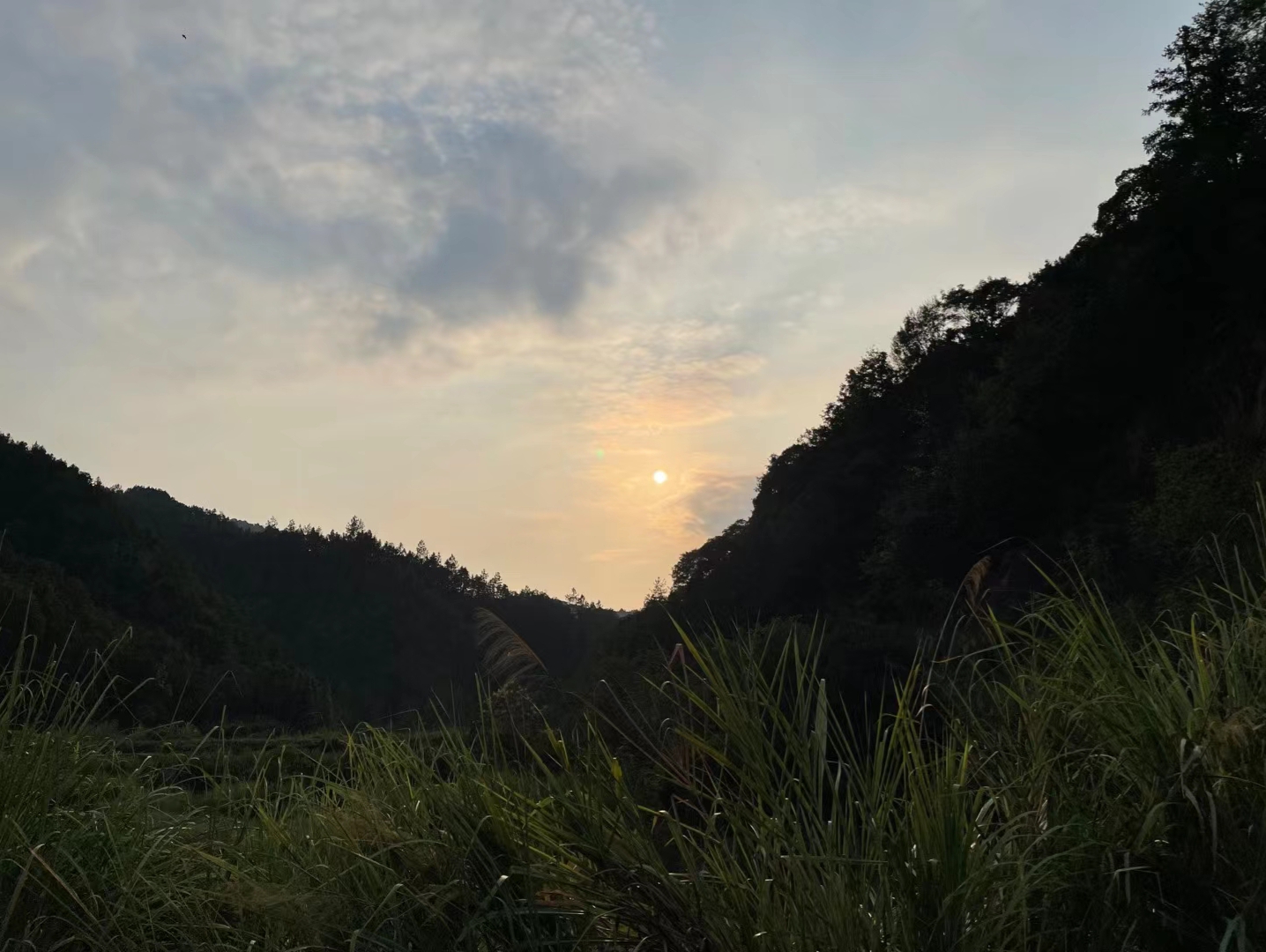 [图]太阳在山的那边