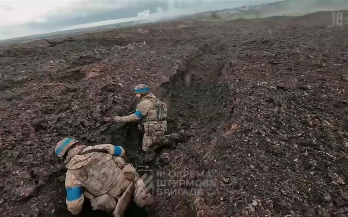 [图]超长视频-乌克兰第三独立突击旅进攻巴赫穆特俄军阵地