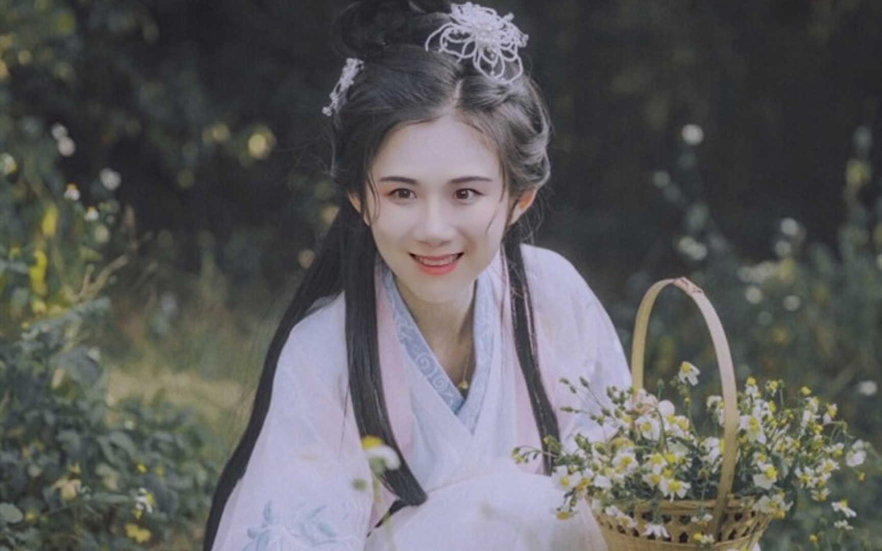 如果让郭炜炜穿上女装汉服,简直美爆!