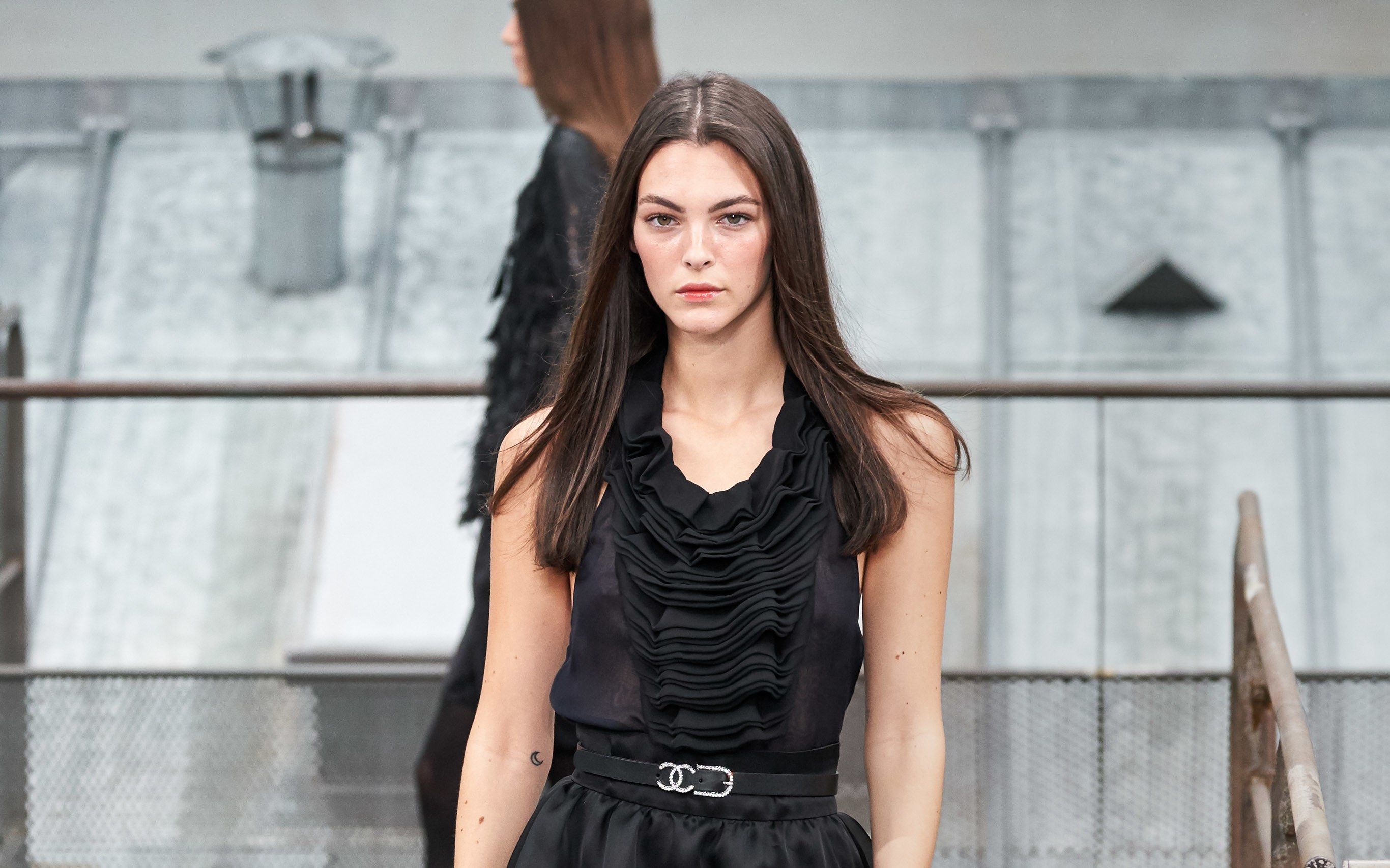 意大利女模vittoria ceretti 2020春夏季巴黎时装周为8个品牌走秀合集