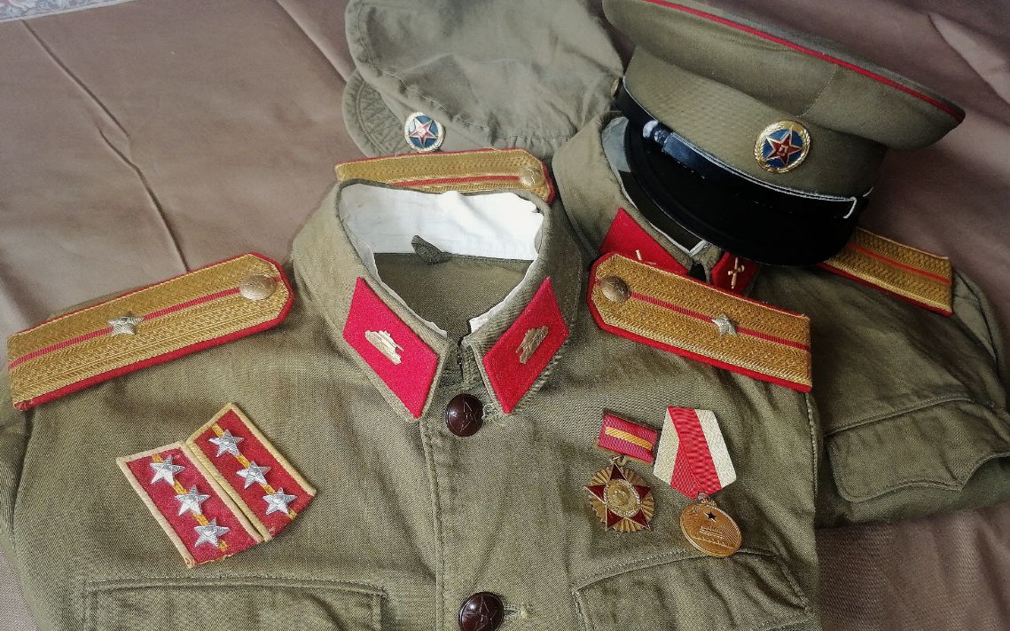 修复55式尉官肩章