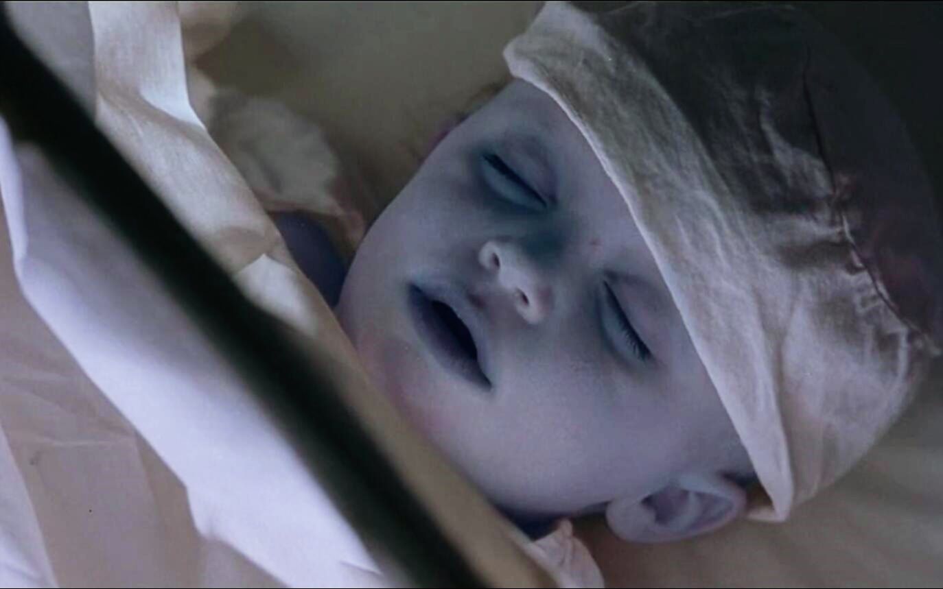 黑人木匠攻克蓝婴症,却不被白人认可,居然还倒贴技术.