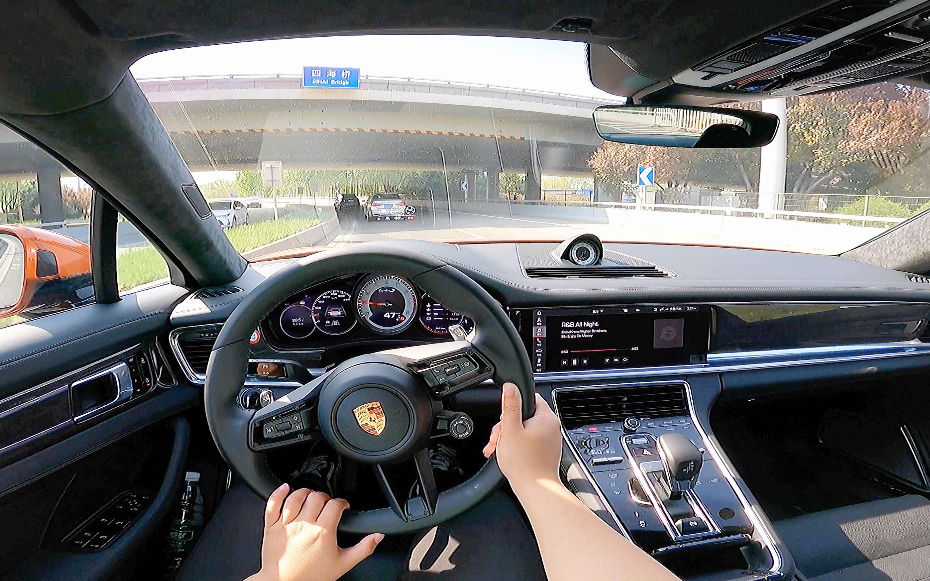 开着保时捷,用21扬声器柏林之声听r&b!耳朵已怀孕!