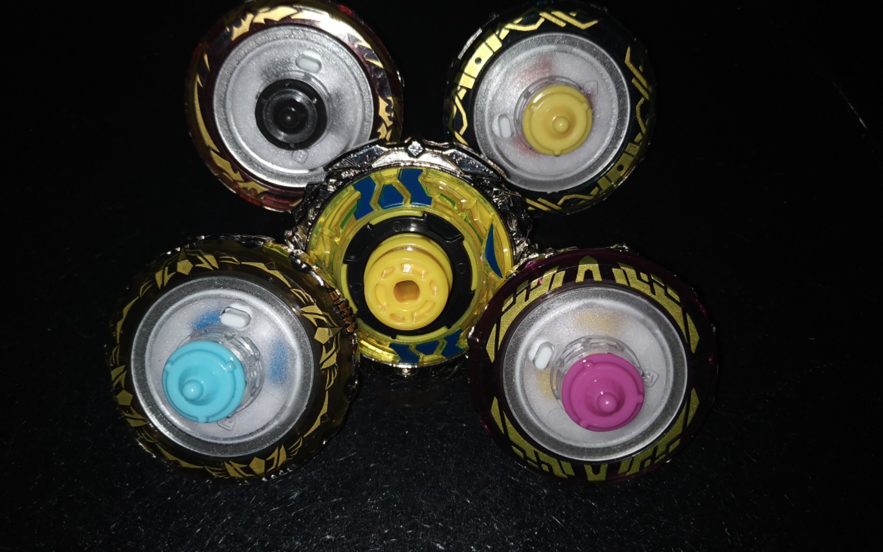 活动作品旋风小子拉绳陀螺vs飓风战魂拉绳陀螺