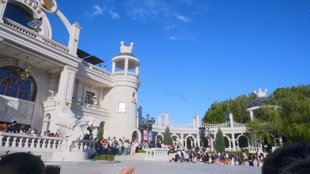 泡泡玛特城市乐园城堡表演dimoo,拉布布,molly