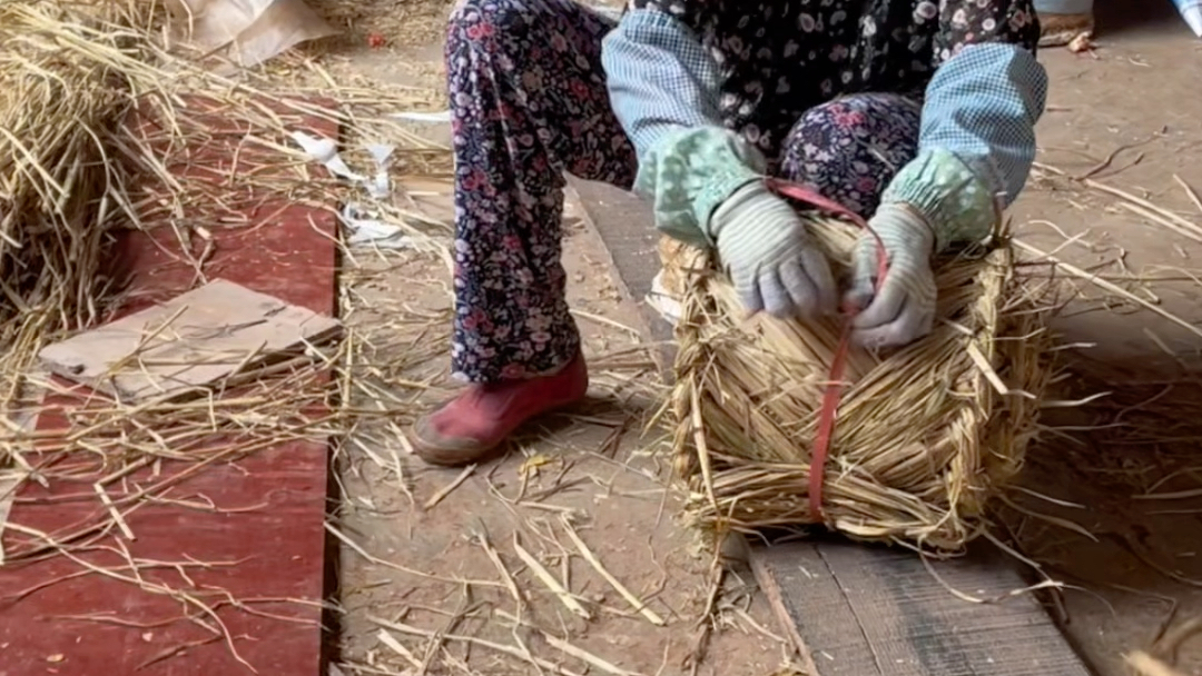 草墩凳子的编织过程图片
