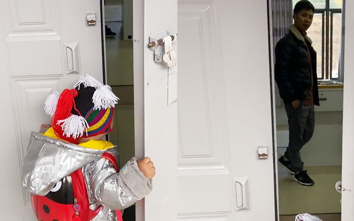 妈妈带娃"翻山越岭"探班教师爸爸,下课铃响后开门瞬间尴尬了