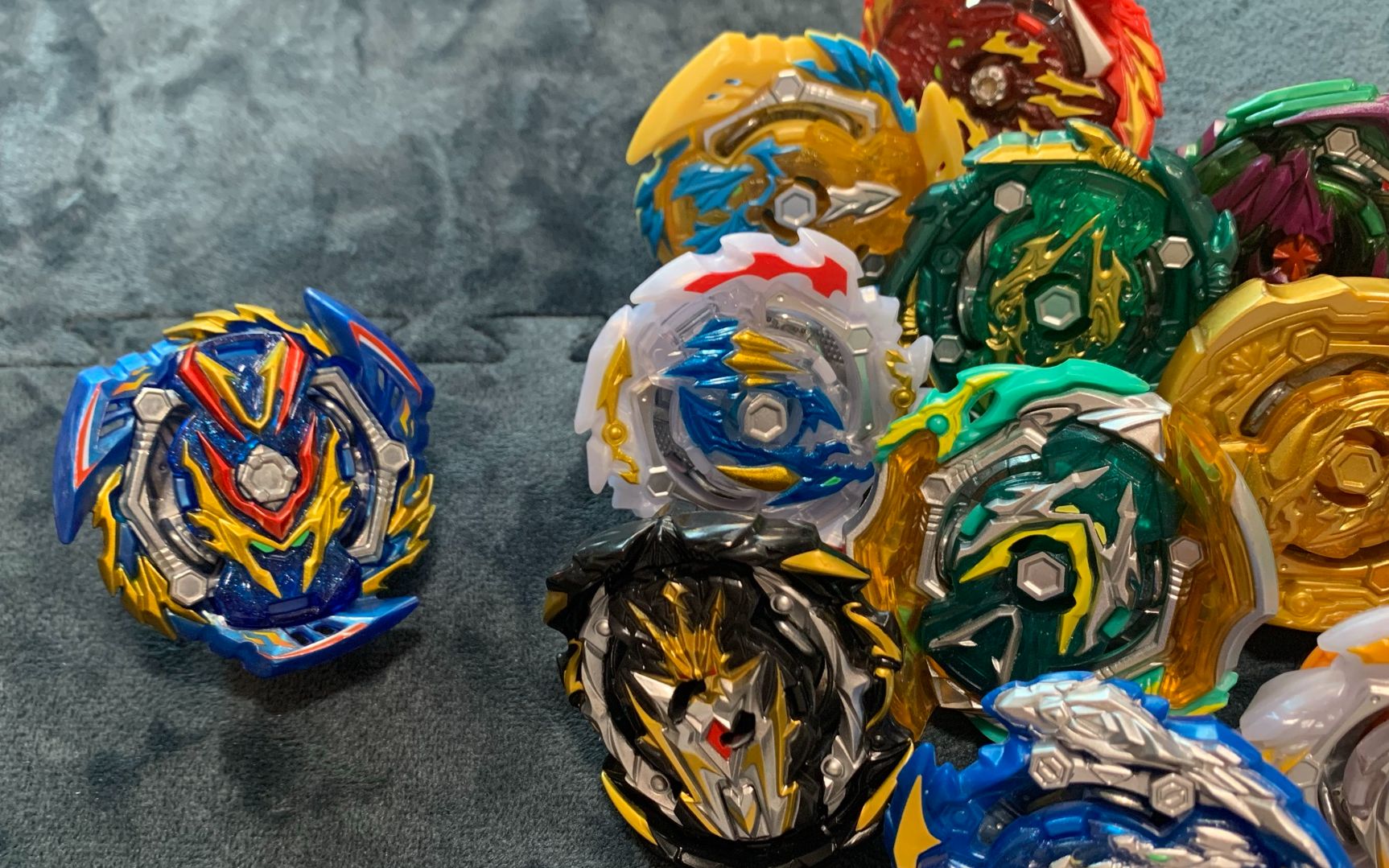 gt世代『斩击武神』一个 burst 十个孩之宝gt陀螺