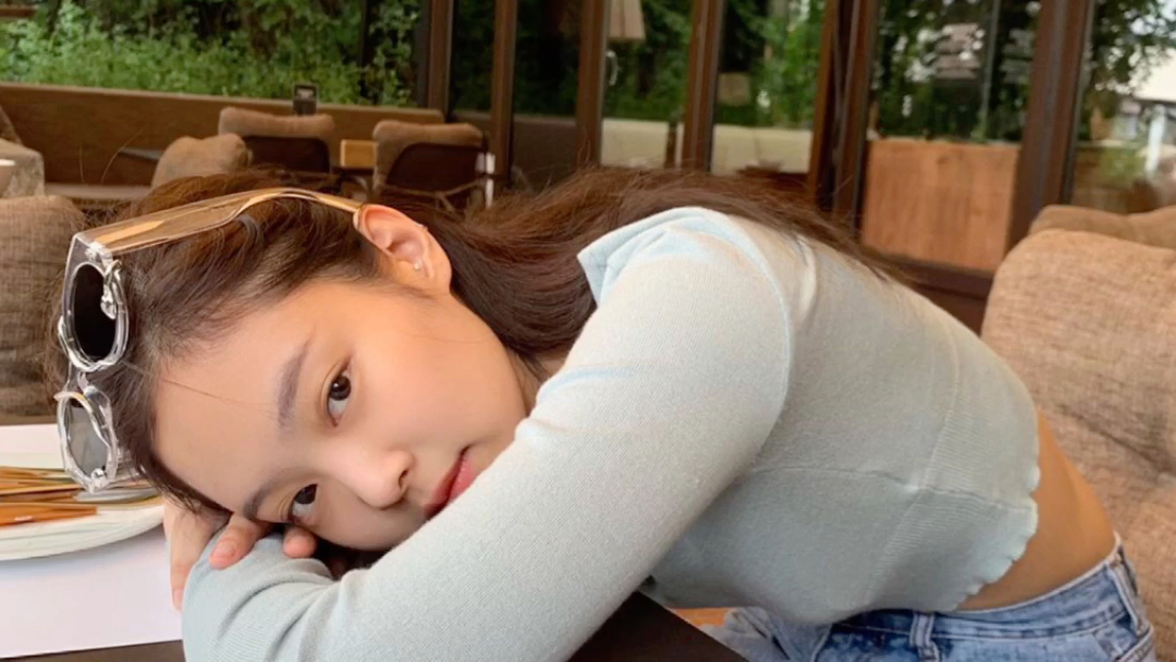 jennie秋日里最甜的笑容想rua饺子妮之看不见妮的笑我怎么睡得着