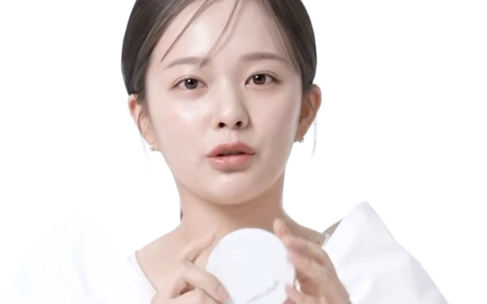 《黑暗荣耀》少年文东恩 郑知晓拍摄的化妆品广告