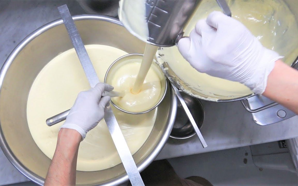 日本街头蛋糕店 — 芝士蛋糕的烘焙过程【bilson rollers】