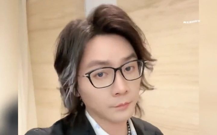 那个男人又要回来了,停播一百天的深夜厨神张大仙成功转型颜值博主