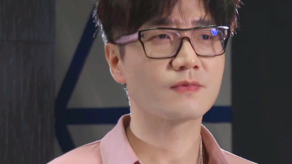 王铮亮 | 这张脸真的会被我亲很久