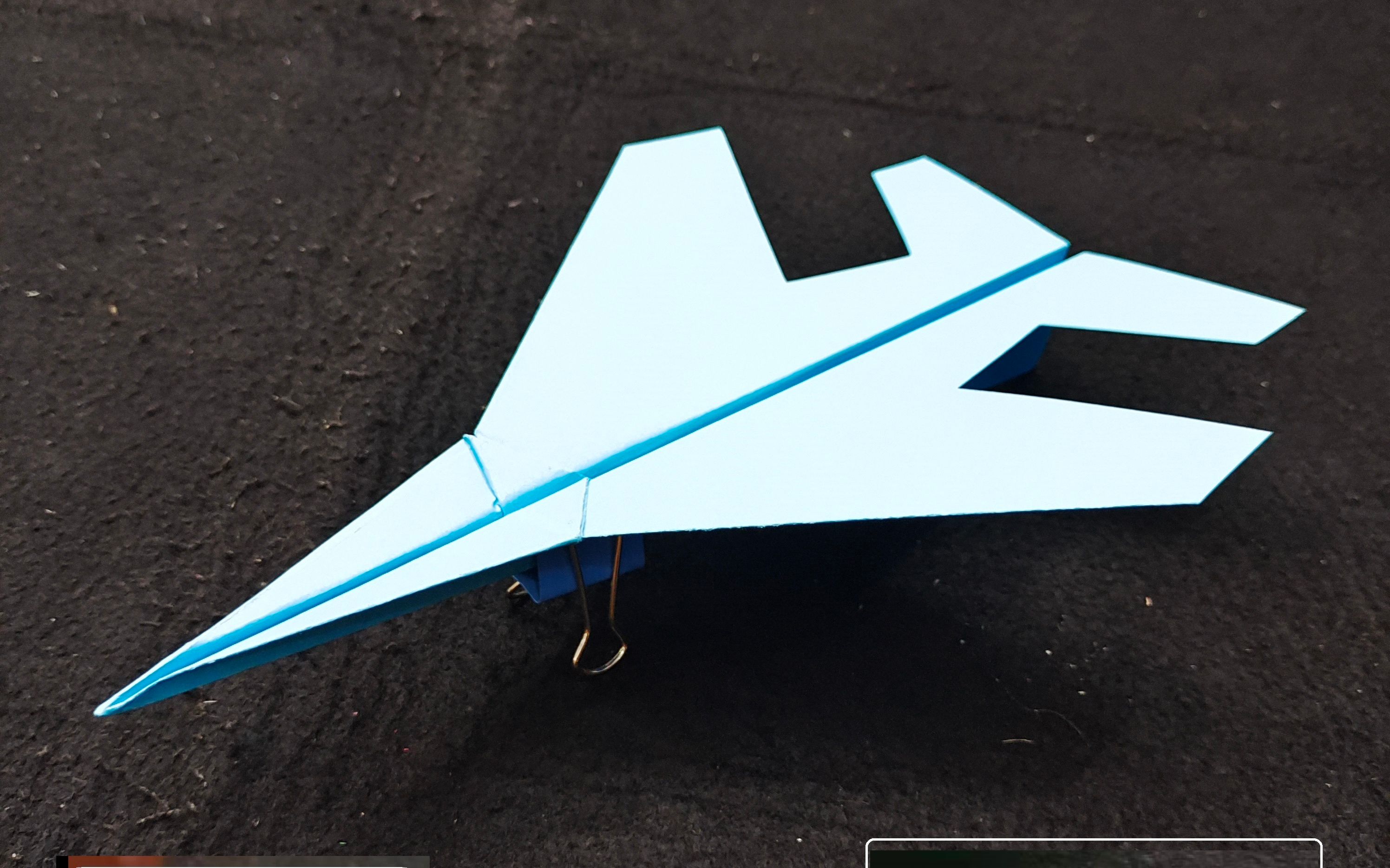 剑鱼纸飞机怎么折图片